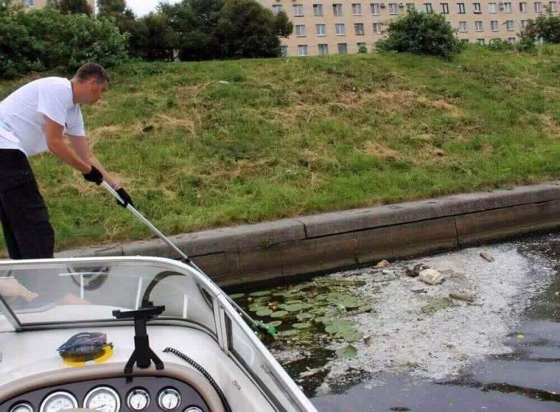 В рамках реализации проекта ОНФ «Генеральная уборка» была вскрыта проблема плавучих свалок в реках и каналах Петербурга